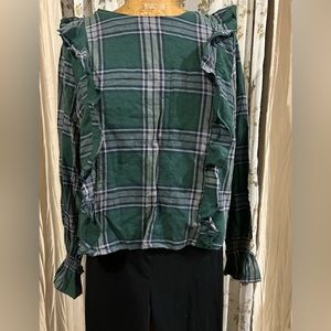 NWT Romeo and Juliet green plaid blouse with ruffled sleeves